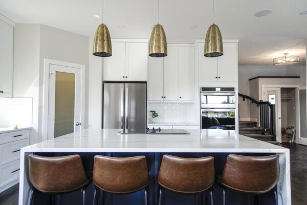 Biala-lada-w-kuchni